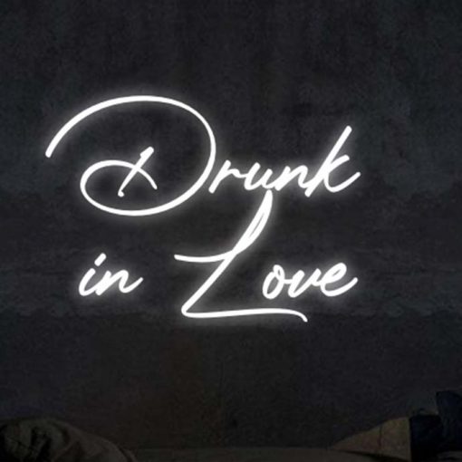 Neon Schild "drunk in love"